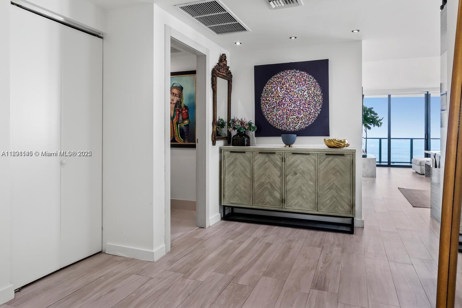 ICON BAY CONDO - Residential Lease