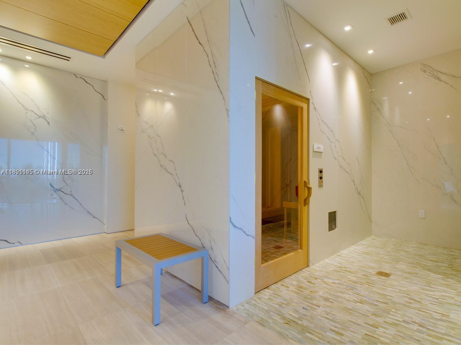 ICON BAY CONDO - Residential Lease