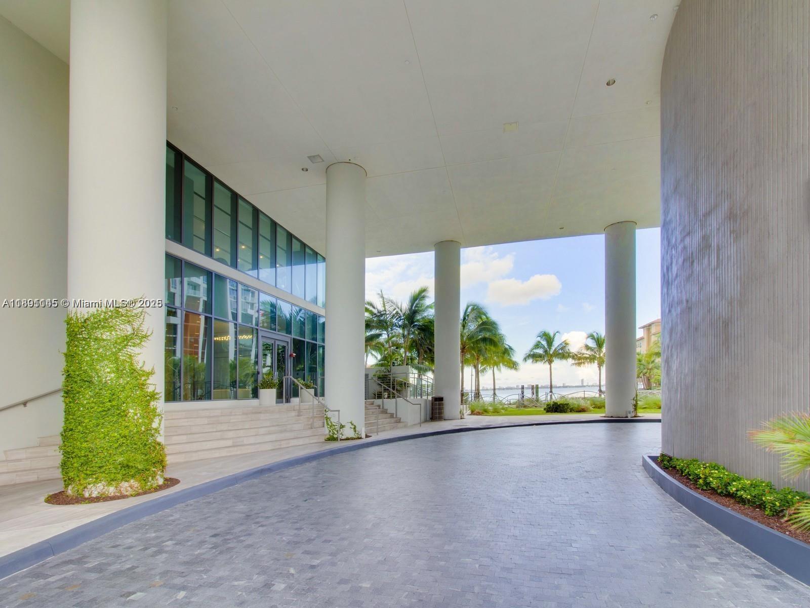 ICON BAY CONDO - Residential Lease