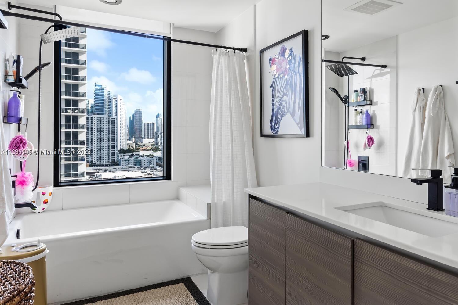 ICON BAY CONDO - Residential Lease
