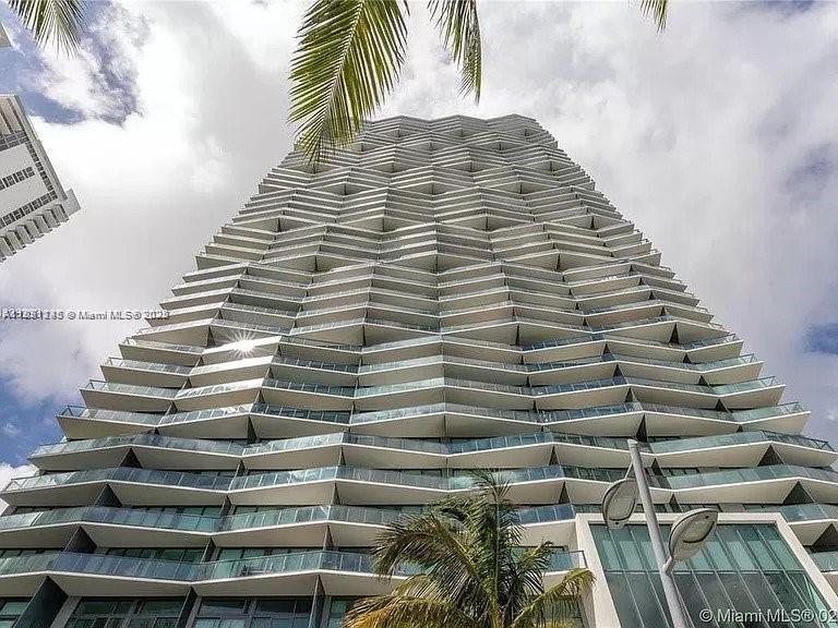 ICON BAY CONDO - Residential Lease