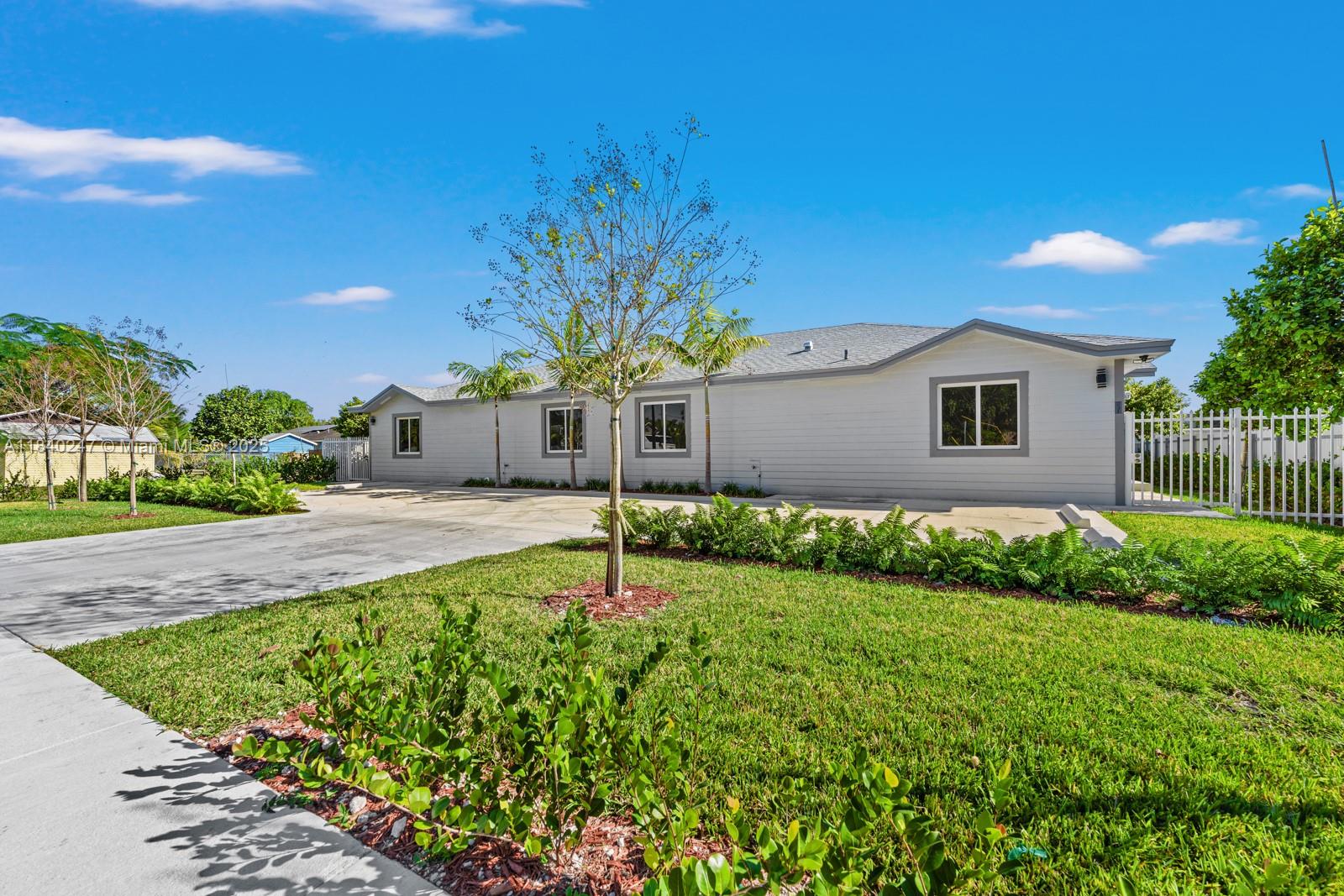 Welcome to this stunning newly built duplex, perfectly situated in FL City! Each side of this property features 3 spacious bedrooms and 2 bathrooms, complete with personal driveways—making it an ideal choice for families or savvy investors seeking rental opportunities. As you enter, you’ll discover sleek interiors adorned with contemporary design elements. Each unit boasts a bright, open-concept living area that seamlessly flows into the kitchen, common areas, and bedrooms. (Total Property 6 bed/4 bath) This duplex is not just a beautiful home; it represents a smart investment opportunity in a rapidly growing area. Don’t miss out—SCHEDULE YOUR SHOWING TODAY to explore the endless possibilities this property has to offer! *All appliances not pictured will be included in the sale.