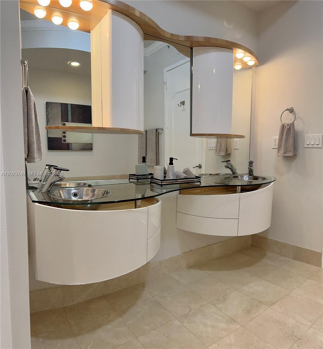 TRUMP PALACE CONDO - Residential Lease