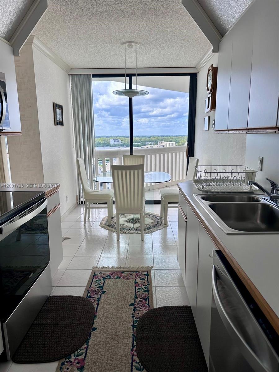 1000 ISL BLVD WILLIAMS IS - Residential Lease