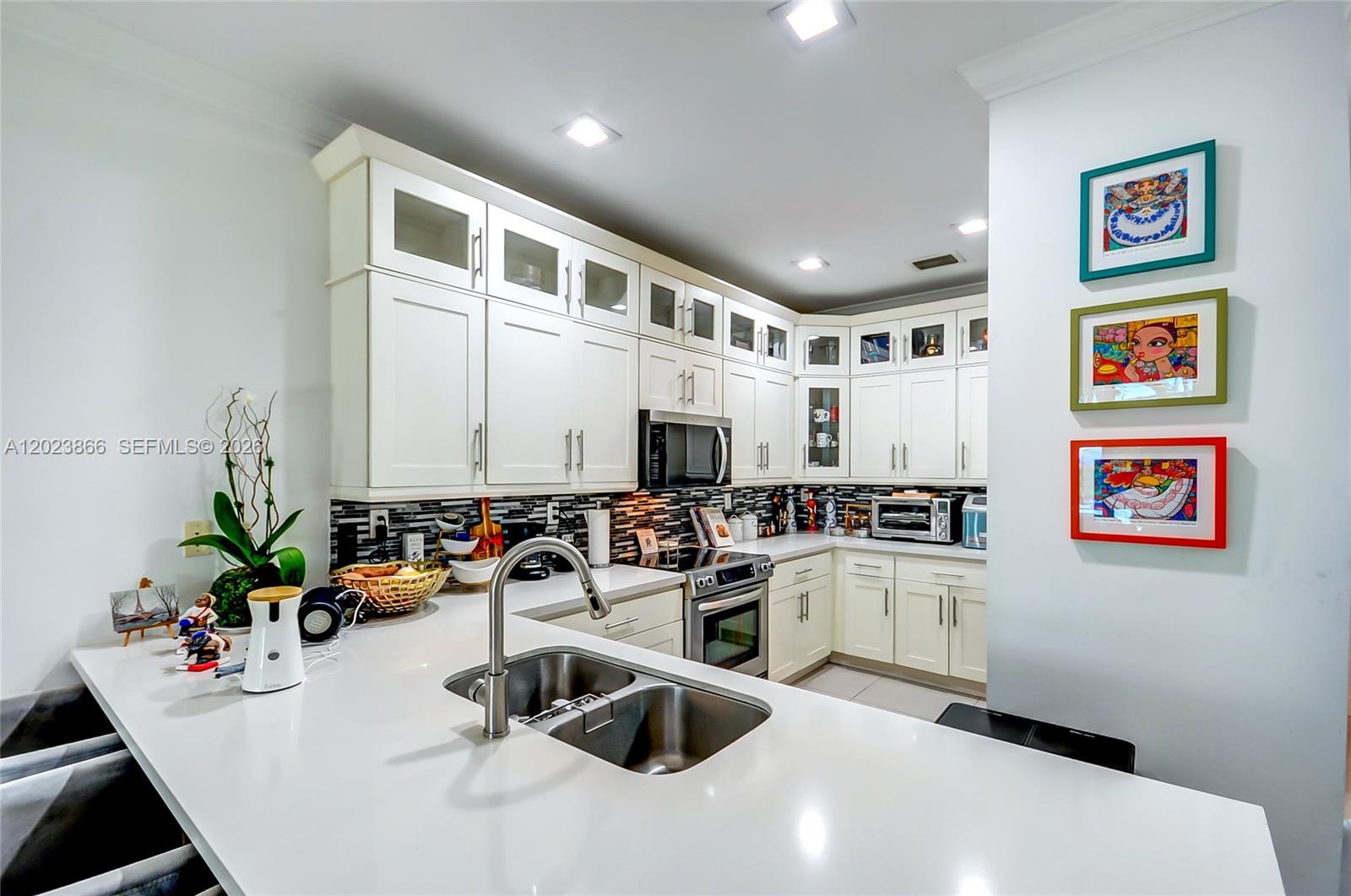 DORAL CAY - Residential