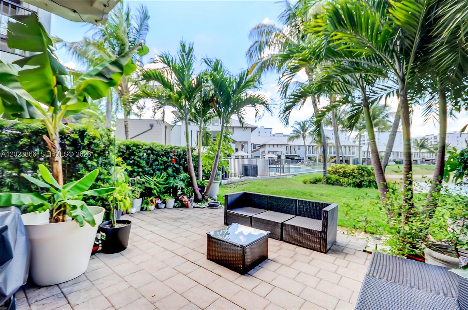 DORAL CAY - Residential