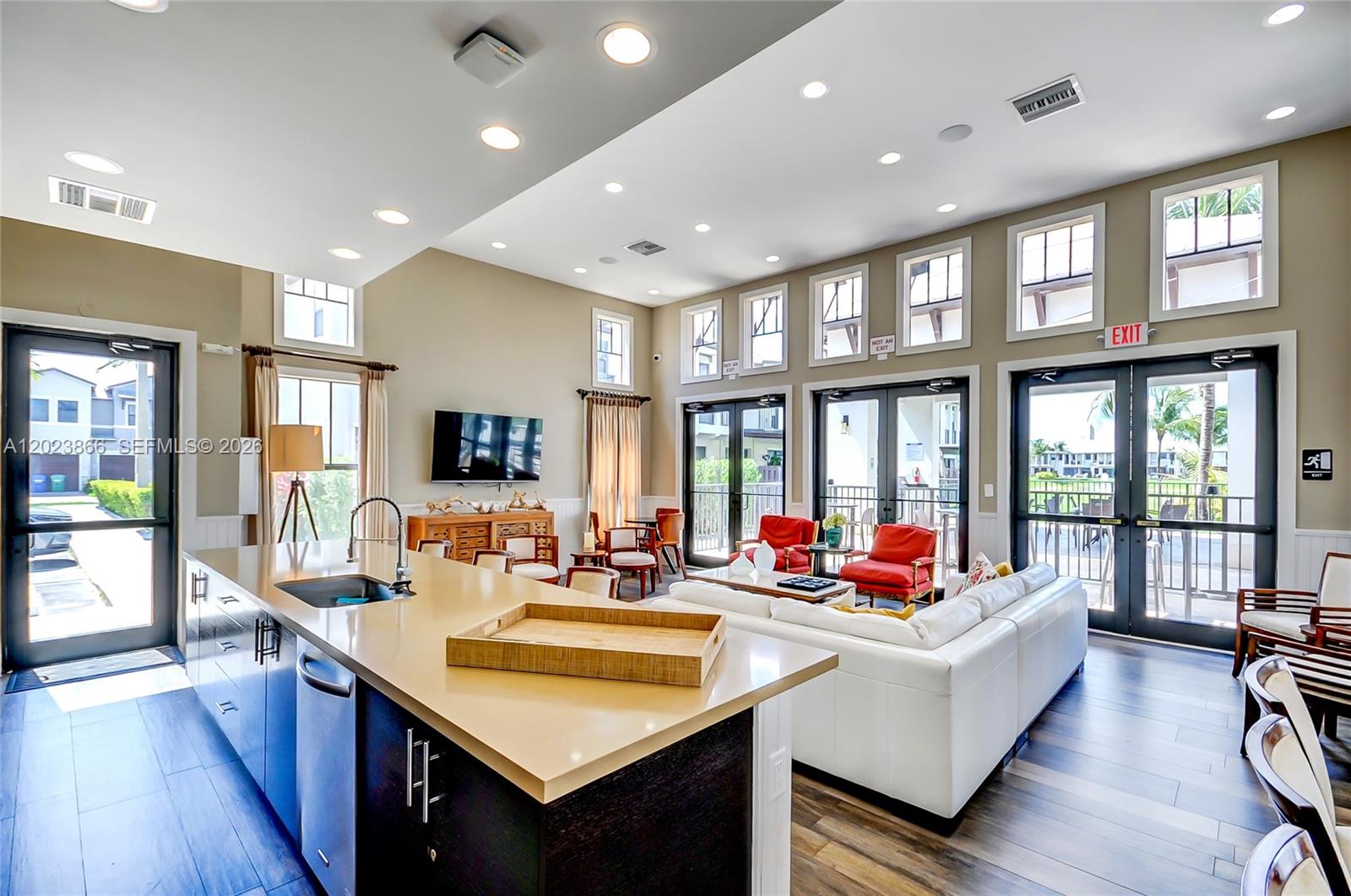 DORAL CAY - Residential