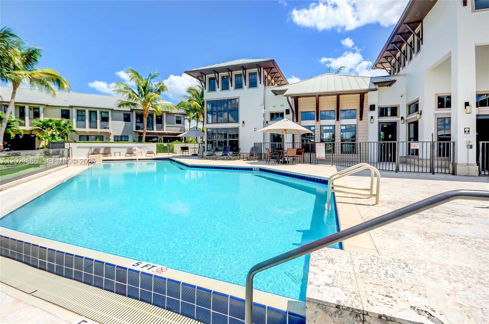 DORAL CAY - Residential