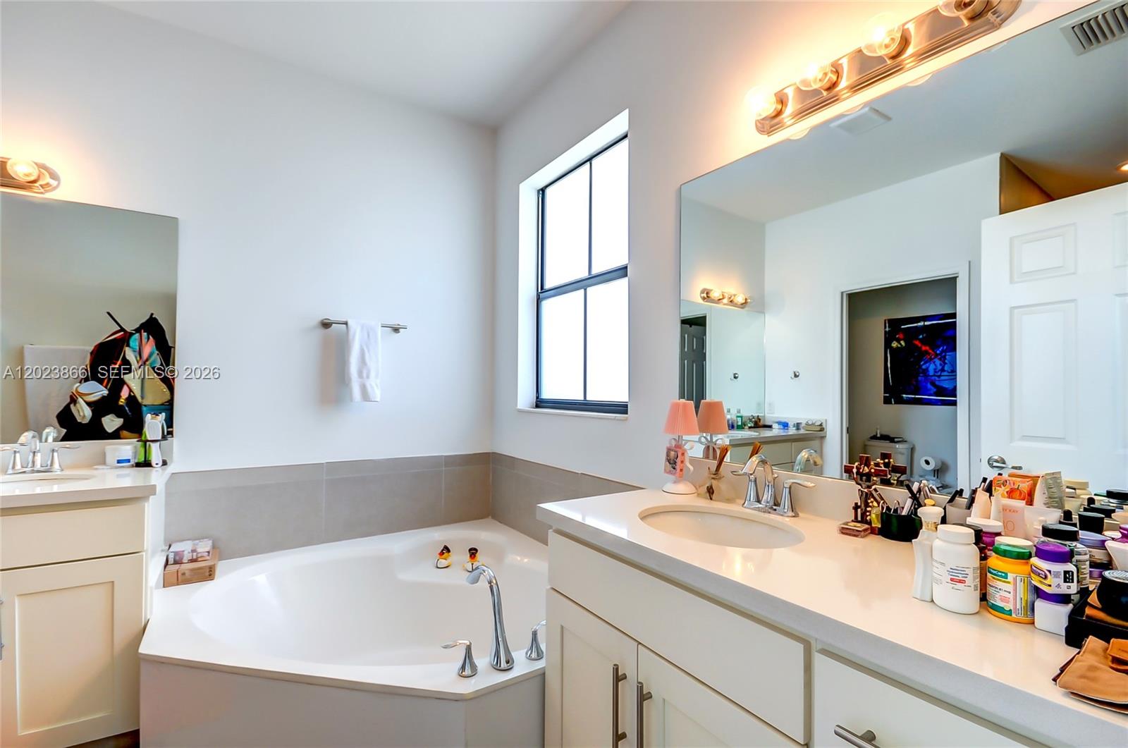 DORAL CAY - Residential
