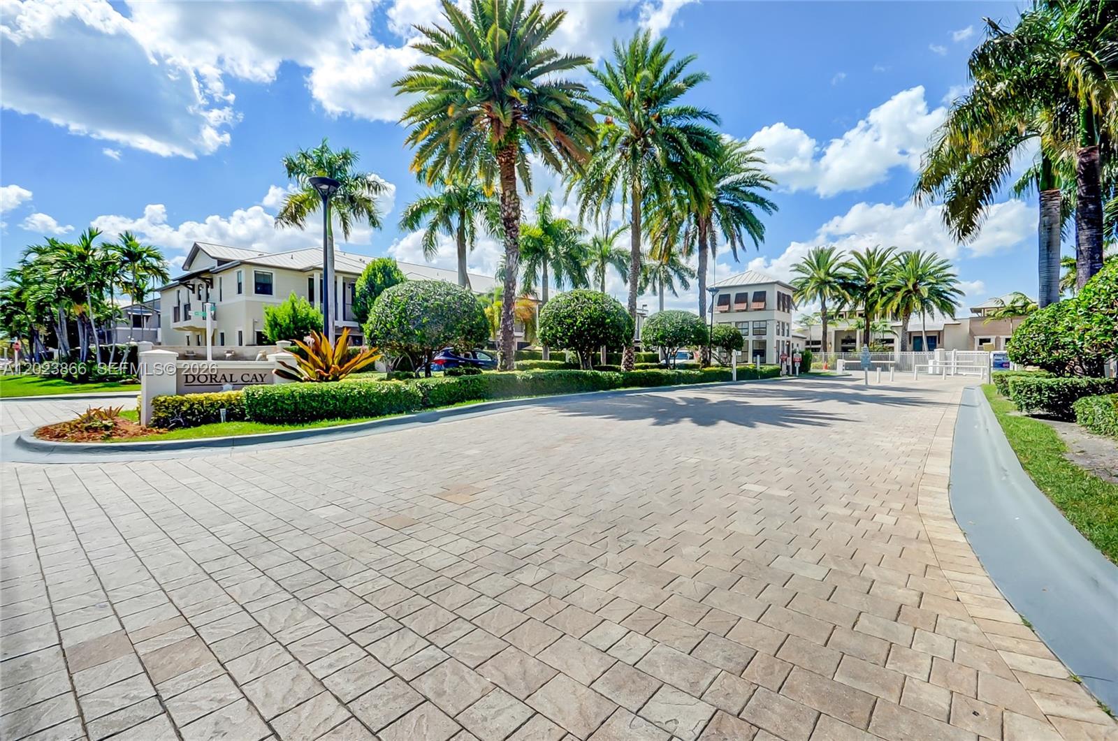 DORAL CAY - Residential