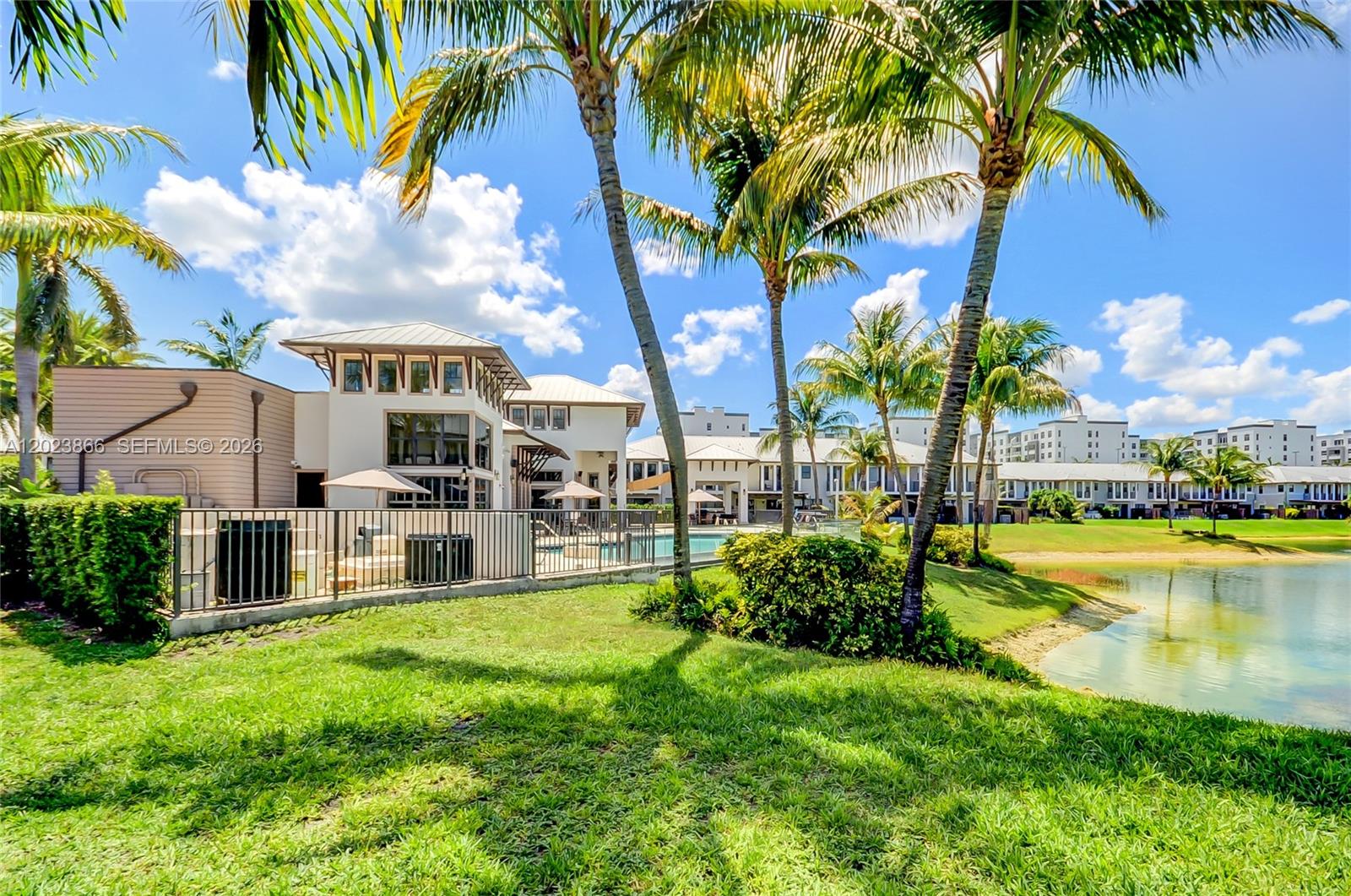 DORAL CAY - Residential