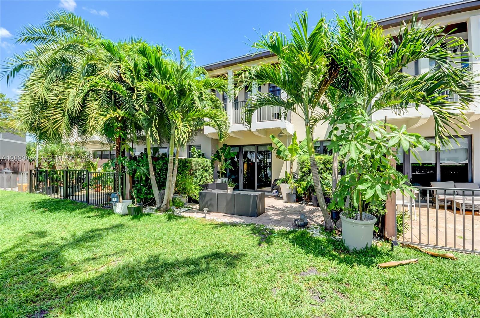 DORAL CAY - Residential