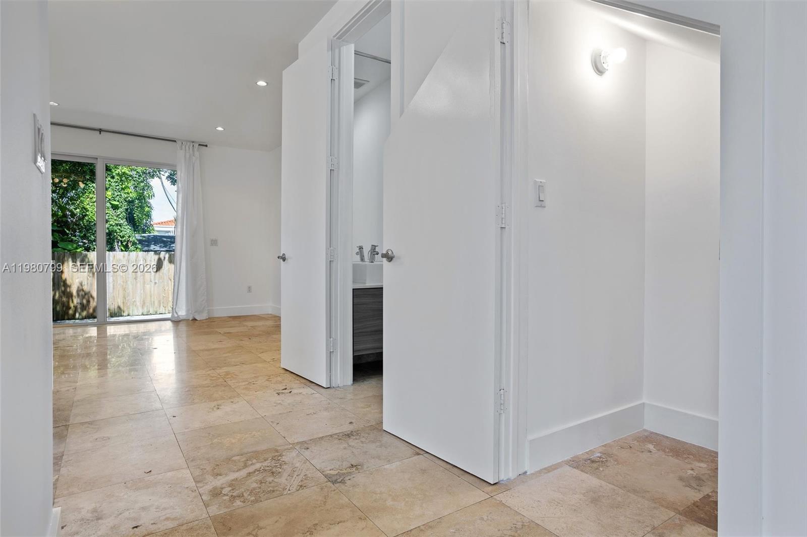 SILVER BLUFF GARDENS - Residential Lease