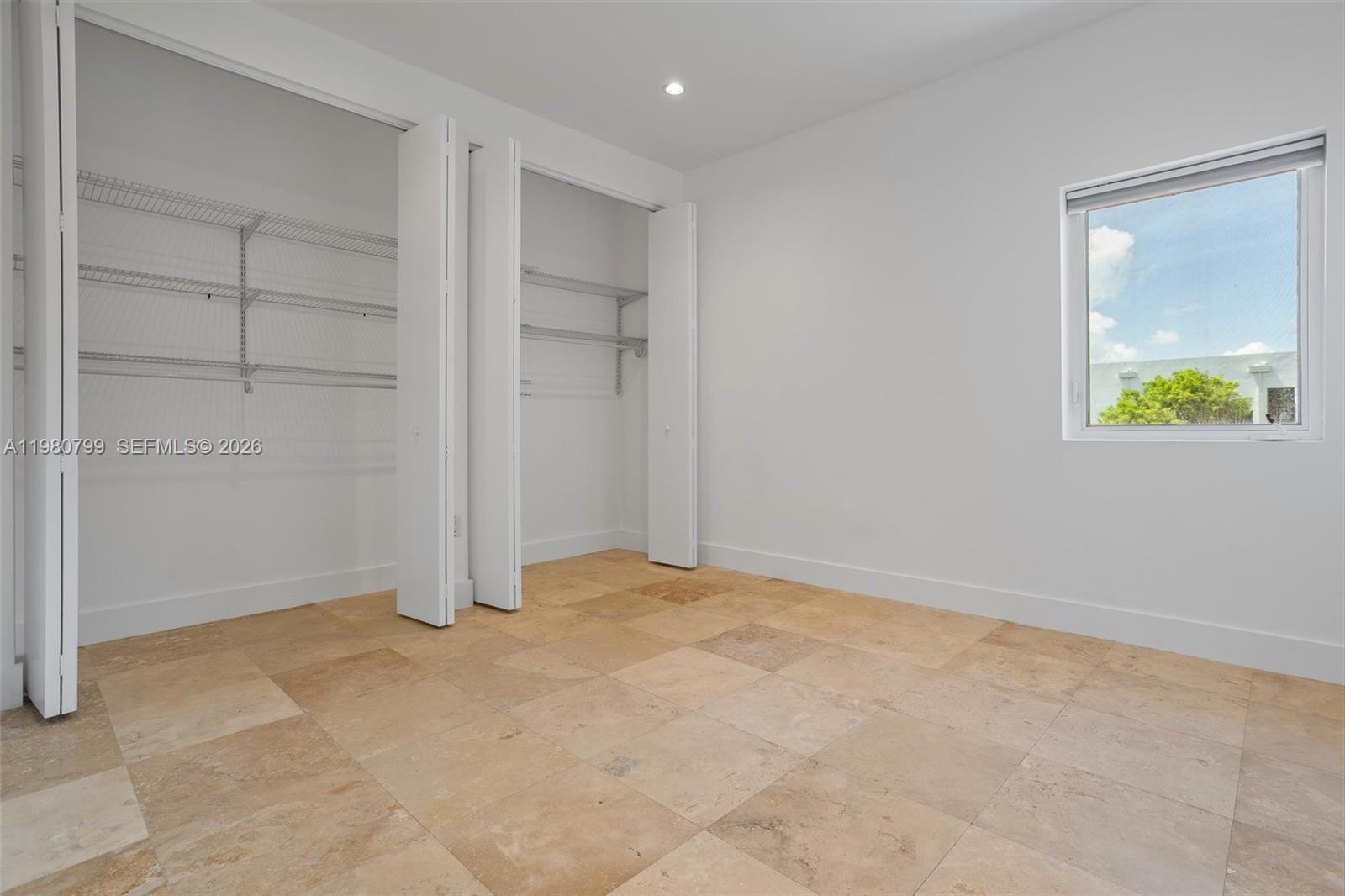 SILVER BLUFF GARDENS - Residential Lease