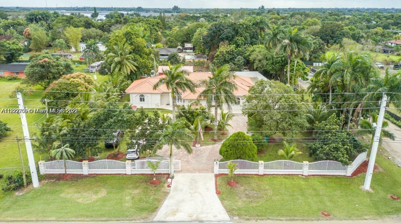 Property for Sale at 18390 Sw 200th St, Miami, Broward County, Florida - Bedrooms: 4 
Bathrooms: 4  - $1,300,000