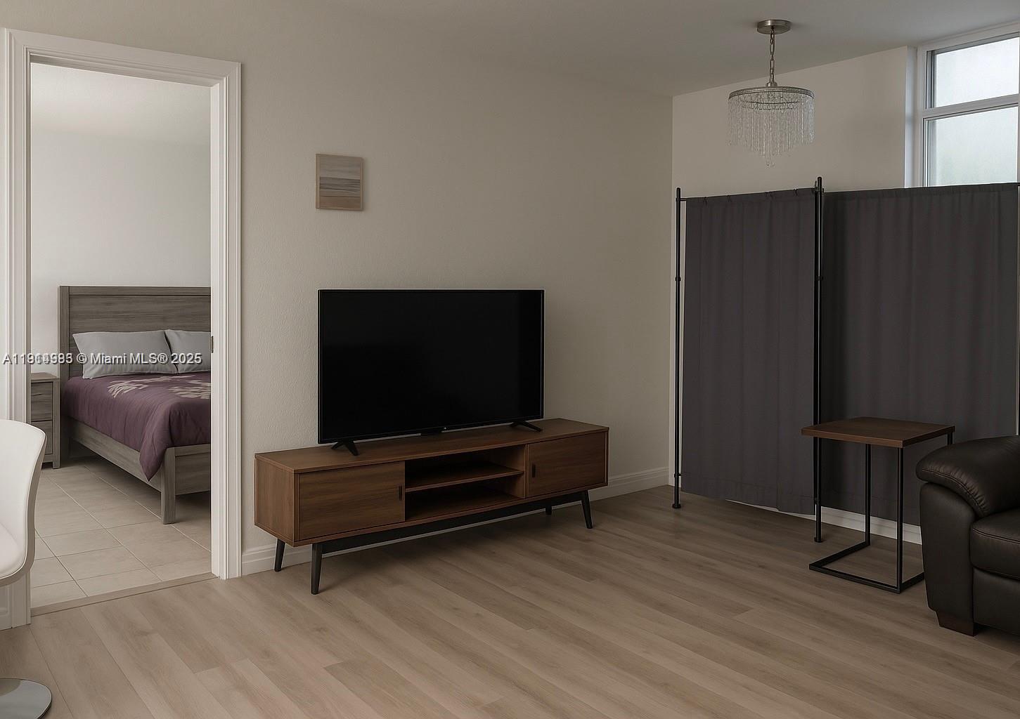 GOLDEN GATE APARTMENTS CO - Residential Lease