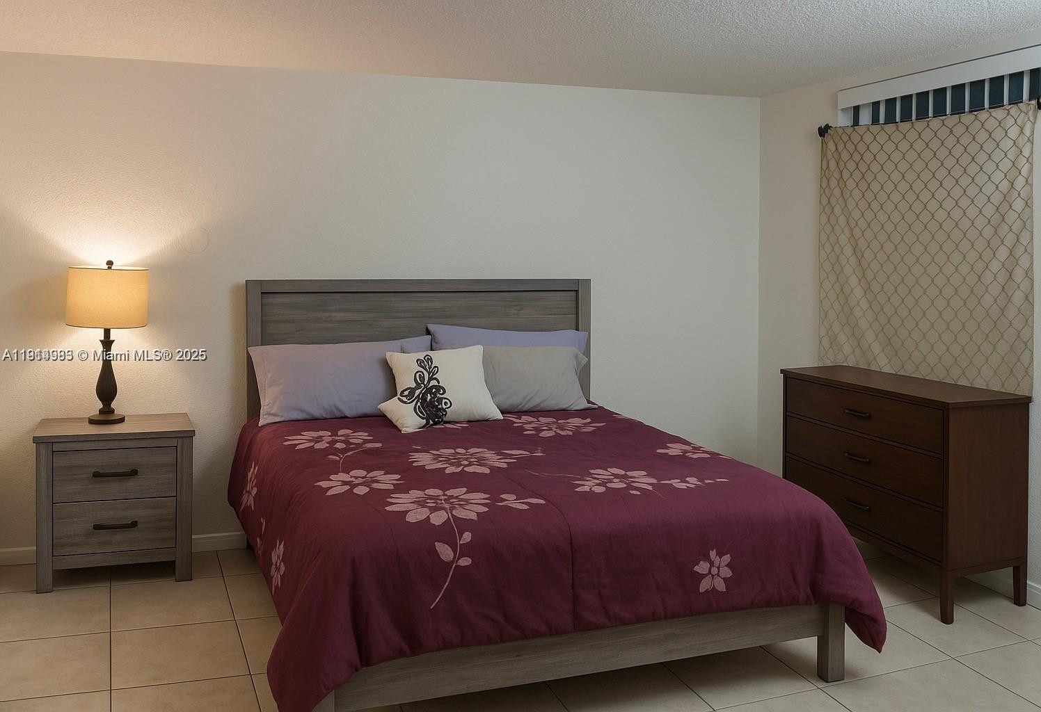 GOLDEN GATE APARTMENTS CO - Residential Lease