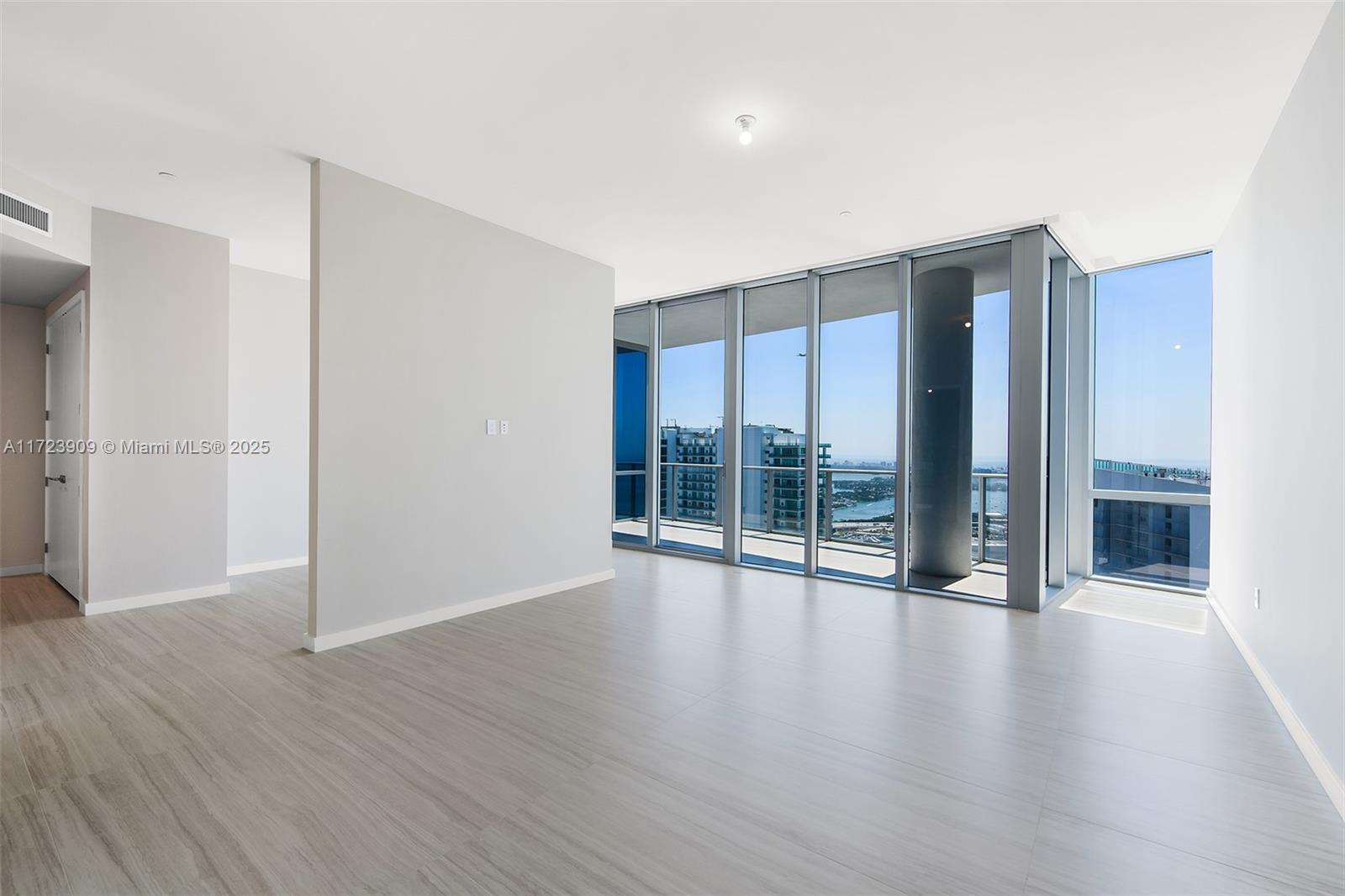 PARAMOUNT MIAMI WORLDCENT - Residential