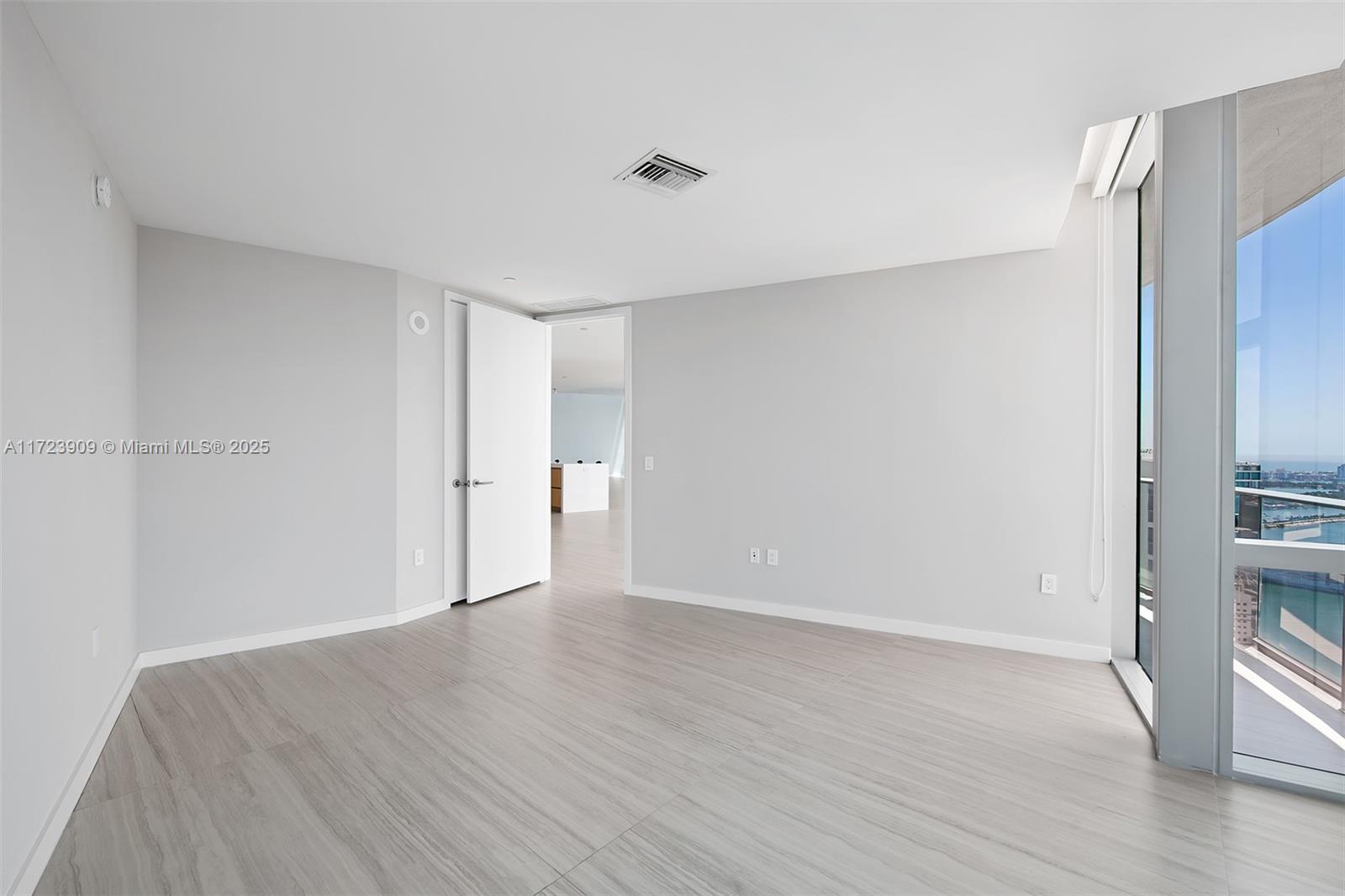 PARAMOUNT MIAMI WORLDCENT - Residential