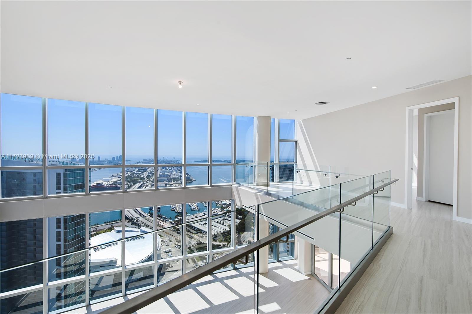 PARAMOUNT MIAMI WORLDCENT - Residential