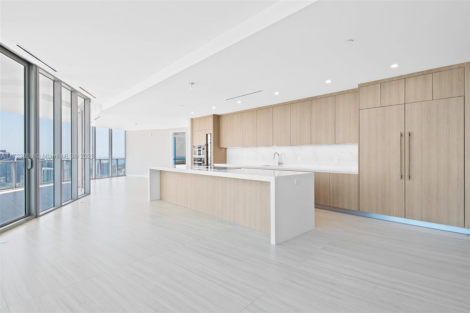 PARAMOUNT MIAMI WORLDCENT - Residential