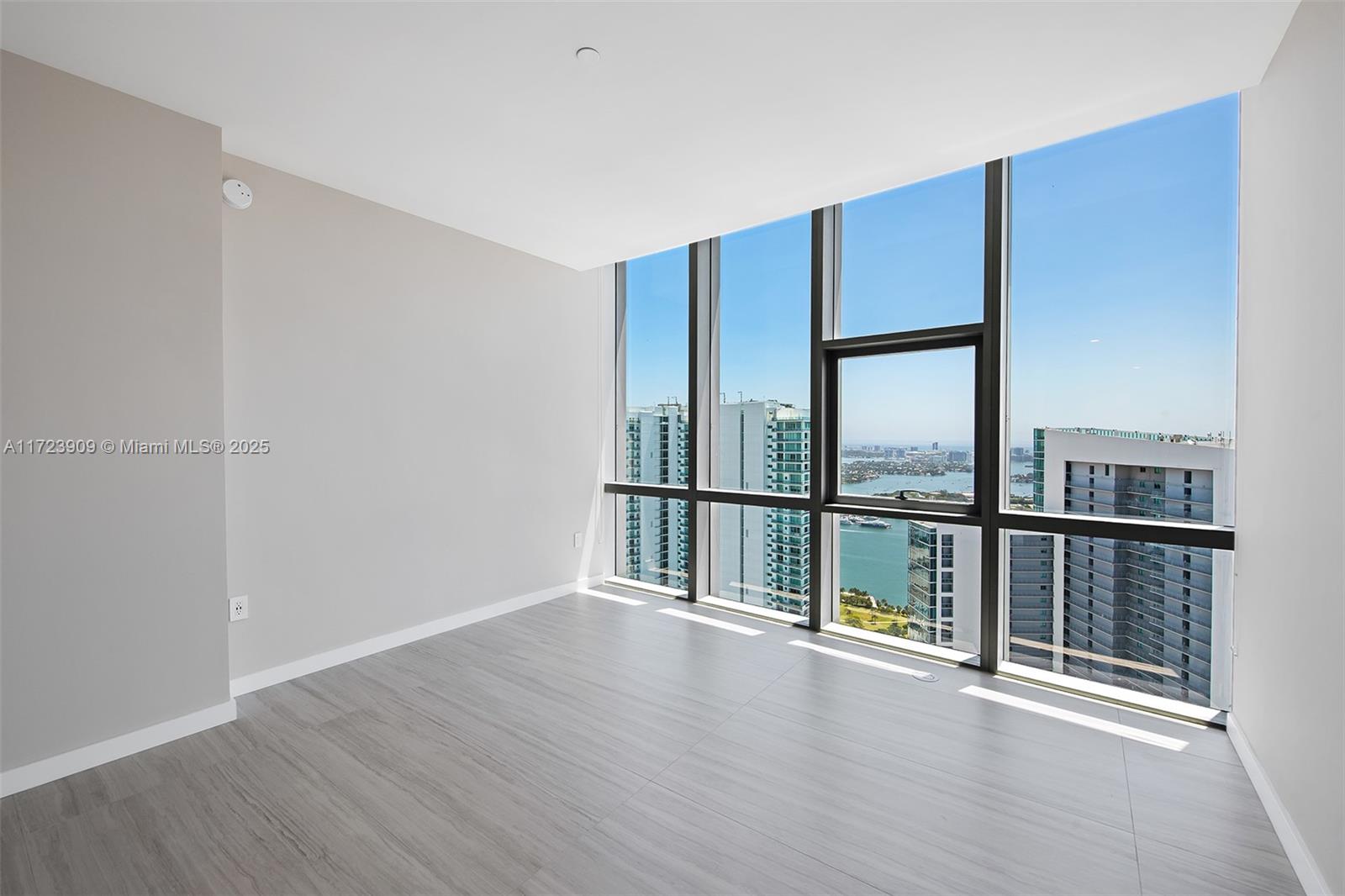 PARAMOUNT MIAMI WORLDCENT - Residential