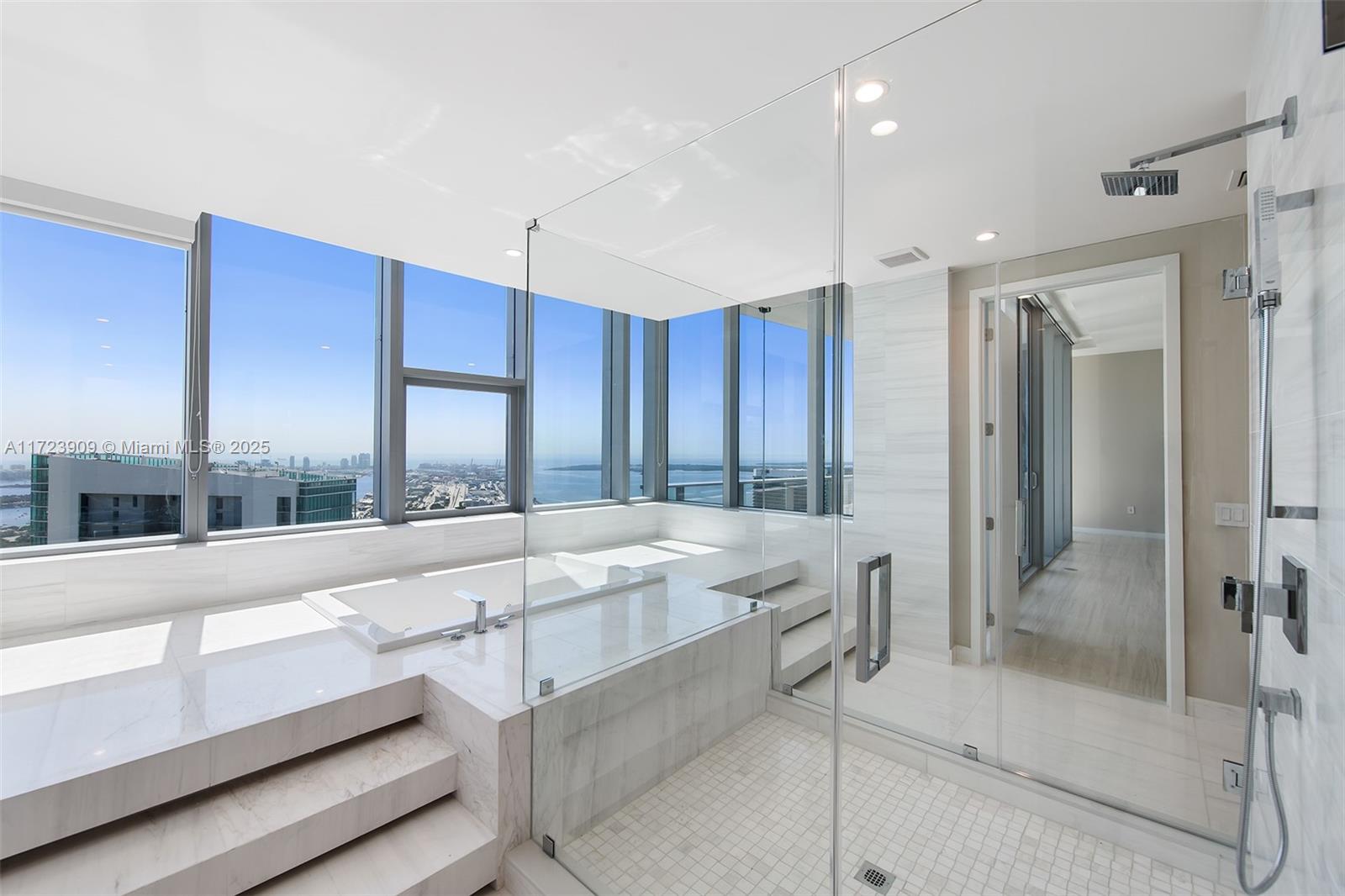 PARAMOUNT MIAMI WORLDCENT - Residential