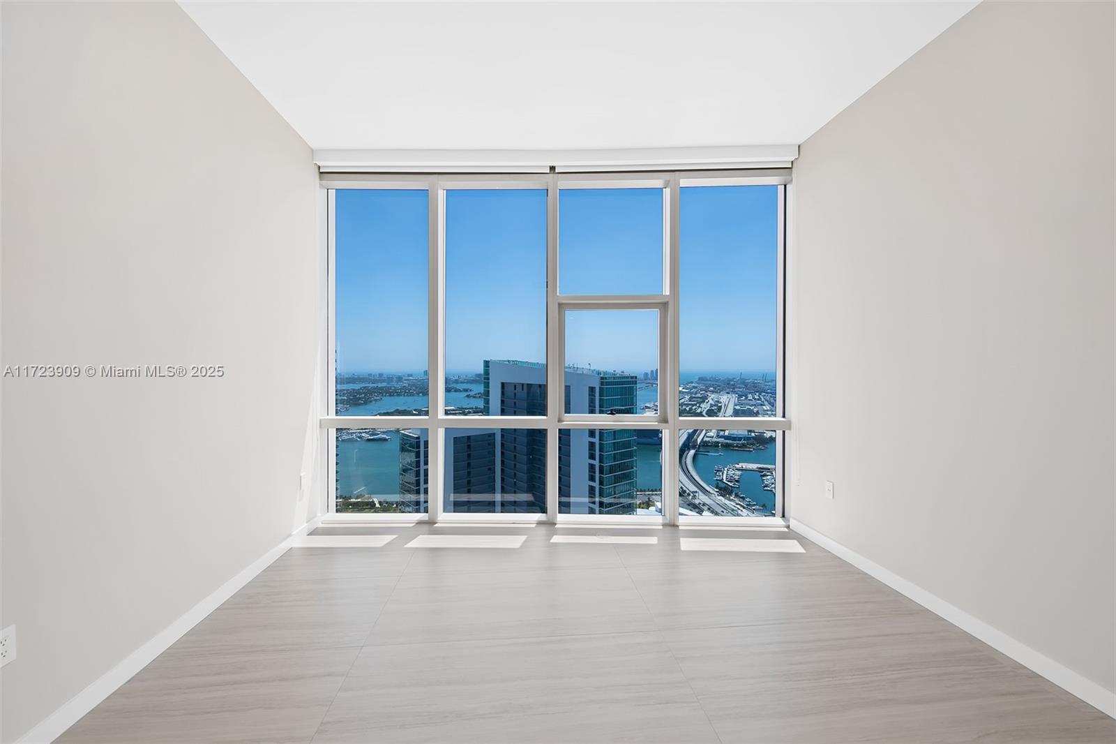 PARAMOUNT MIAMI WORLDCENT - Residential