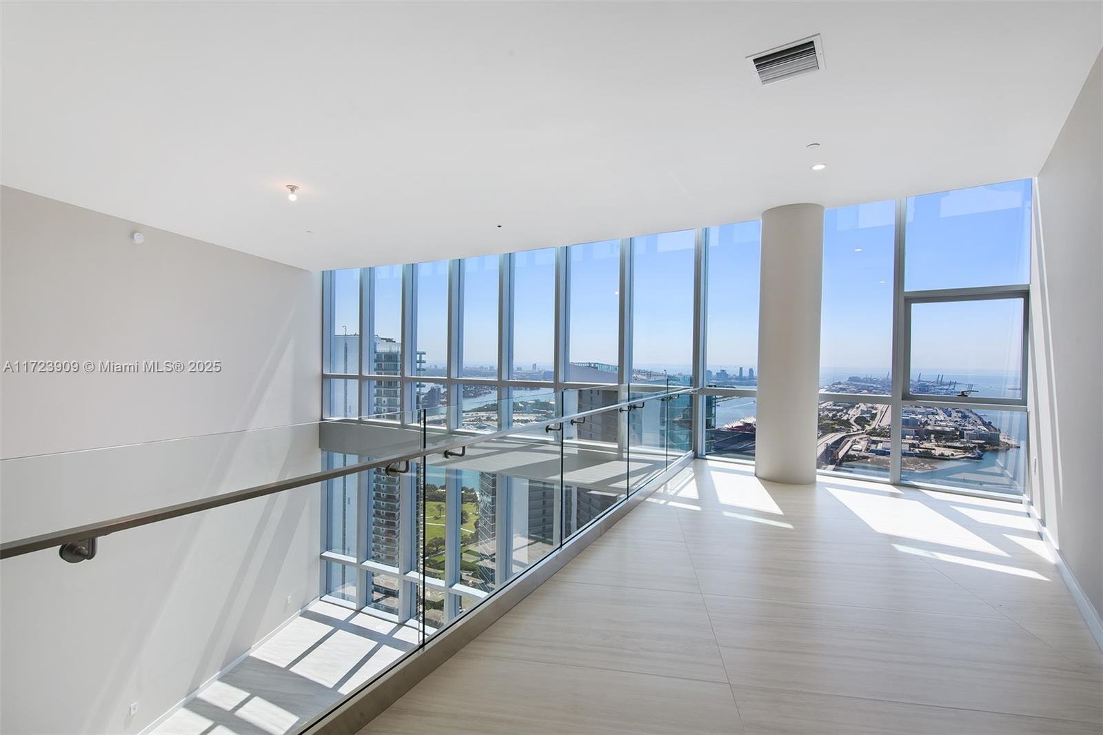 PARAMOUNT MIAMI WORLDCENT - Residential