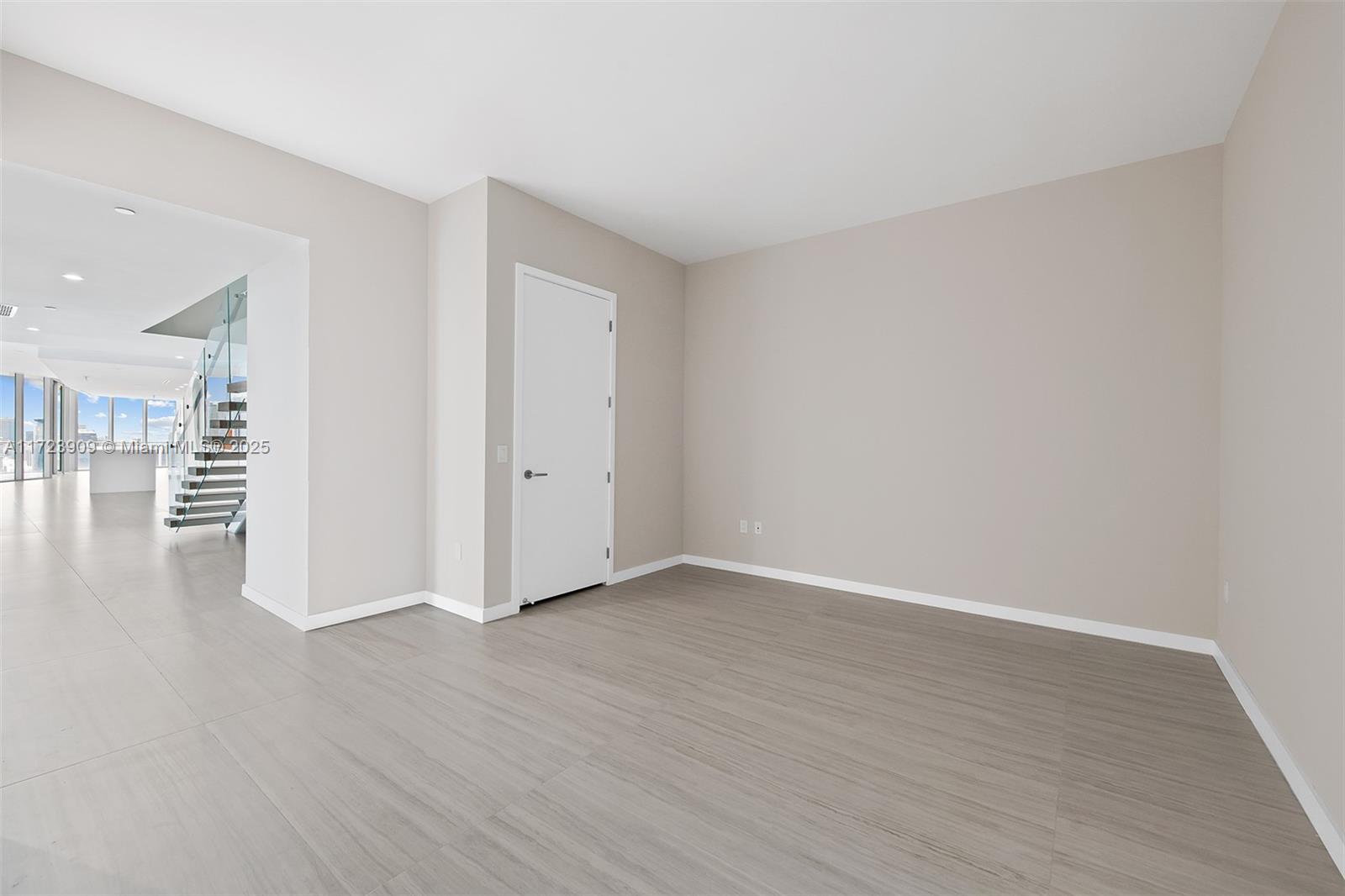 PARAMOUNT MIAMI WORLDCENT - Residential