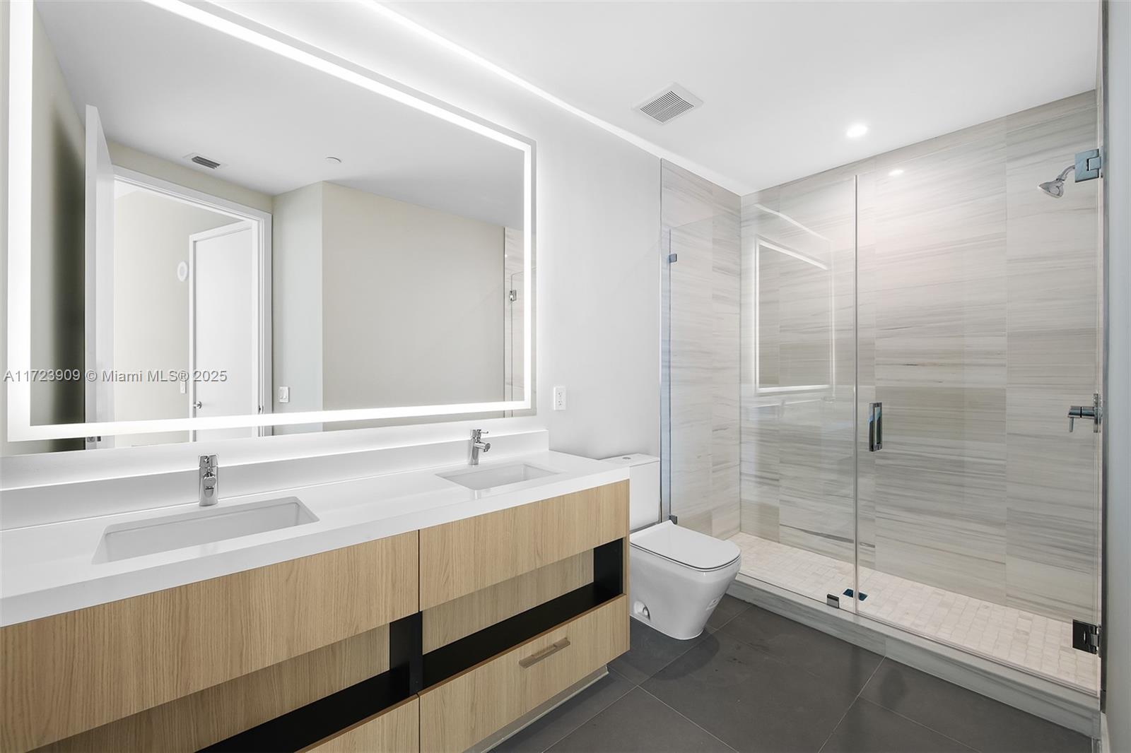 PARAMOUNT MIAMI WORLDCENT - Residential