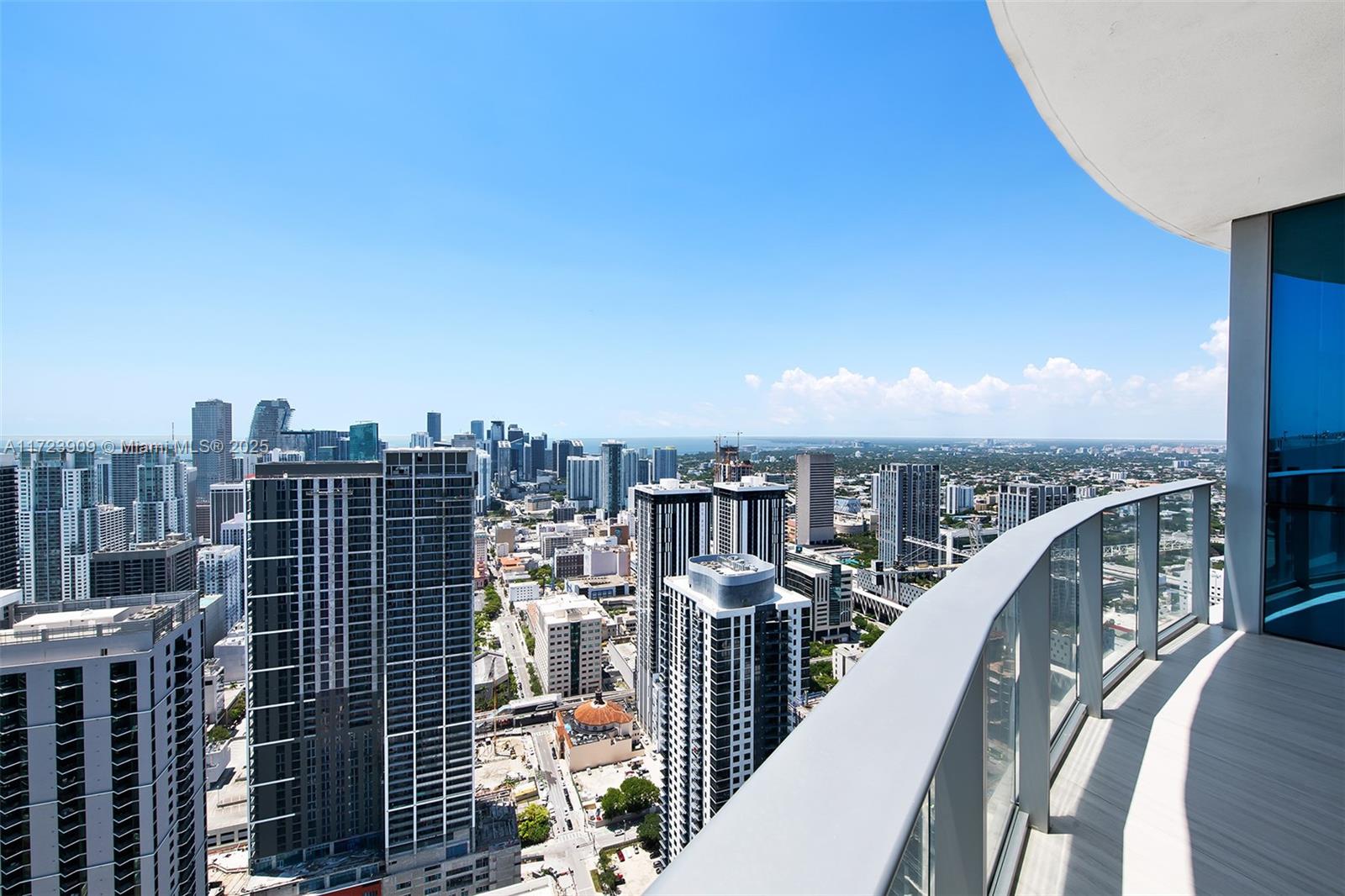 PARAMOUNT MIAMI WORLDCENT - Residential