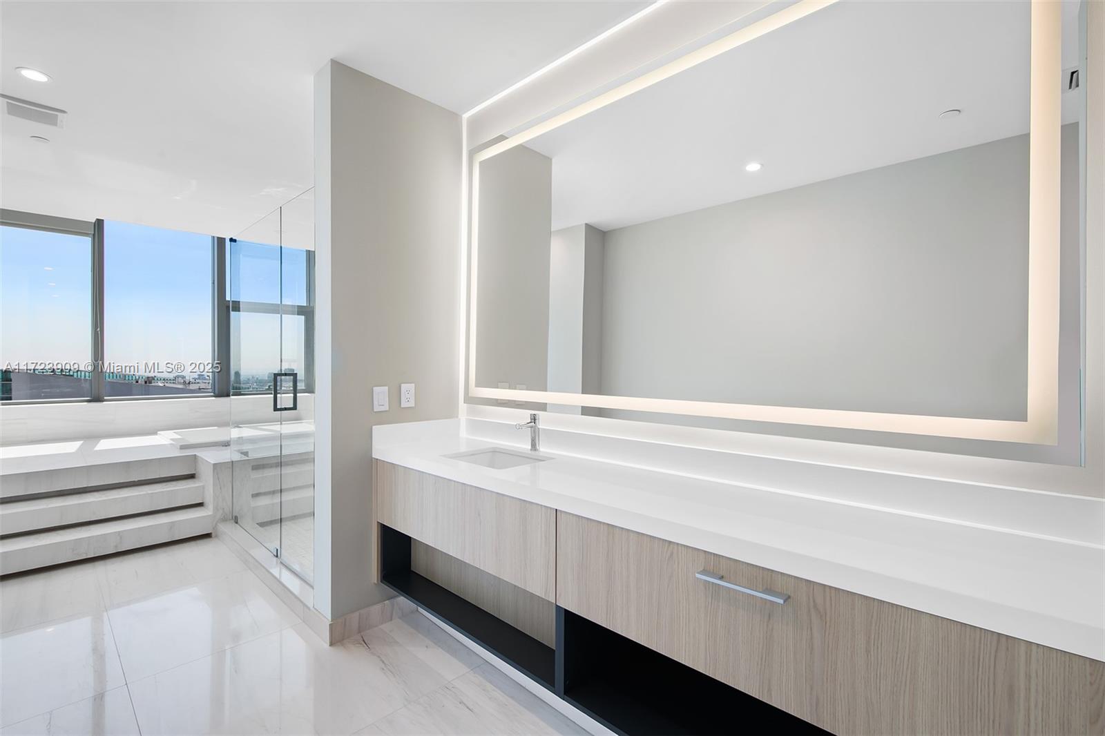PARAMOUNT MIAMI WORLDCENT - Residential