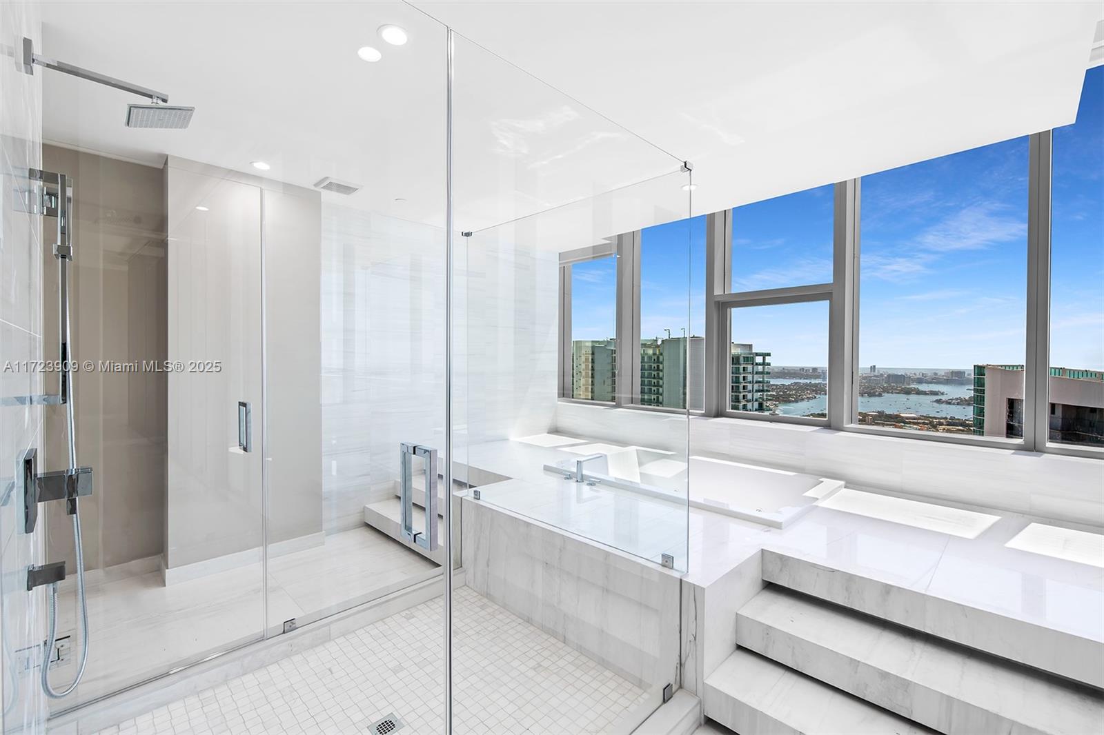 PARAMOUNT MIAMI WORLDCENT - Residential