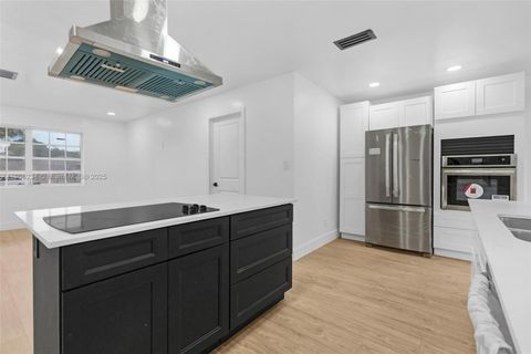 Photo of 4020 N 67th Ave, Hollywood, FL 33024 (MLS # A11906234)