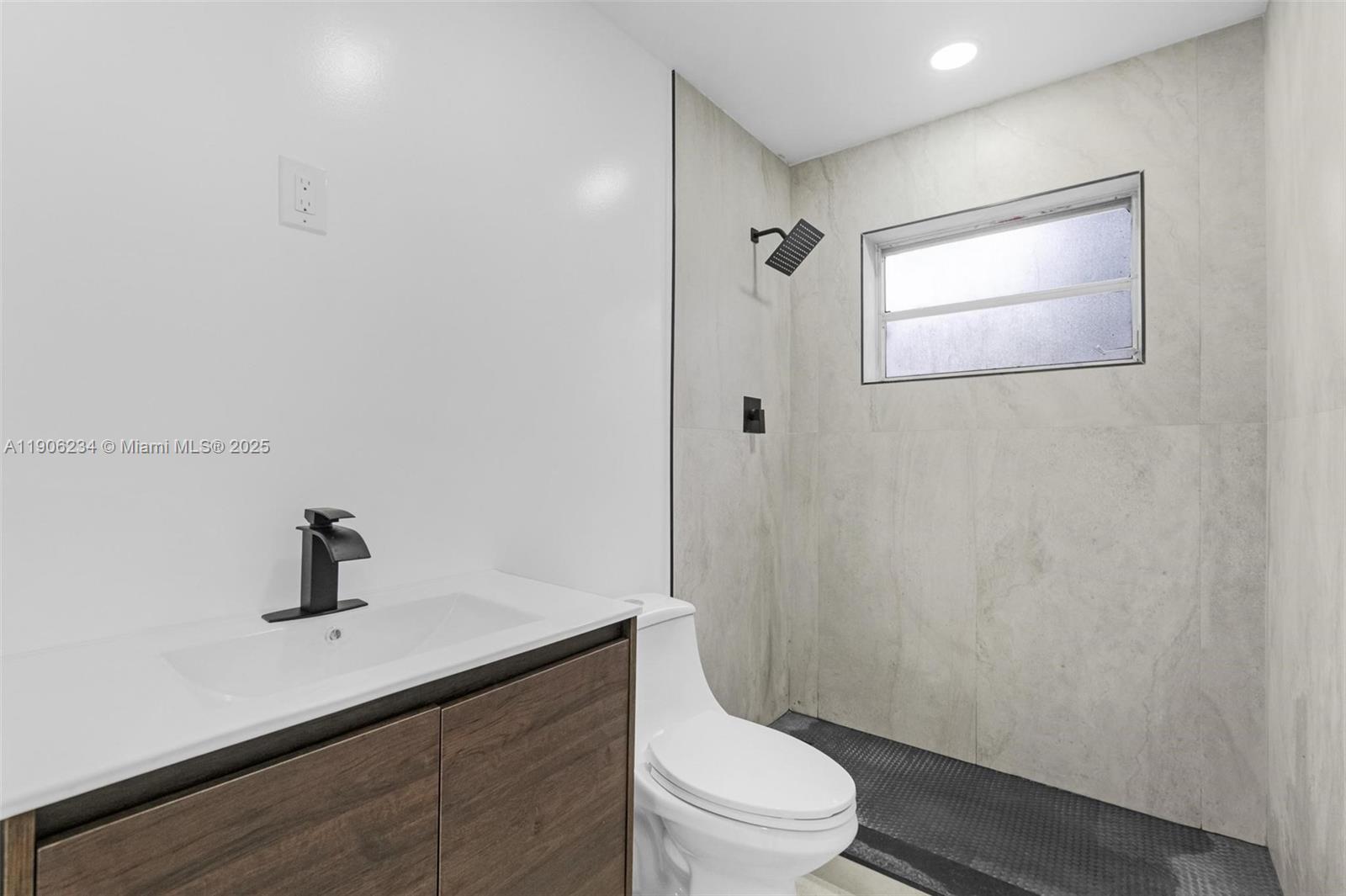 HERITAGE LAKE ESTATES SEC - Residential