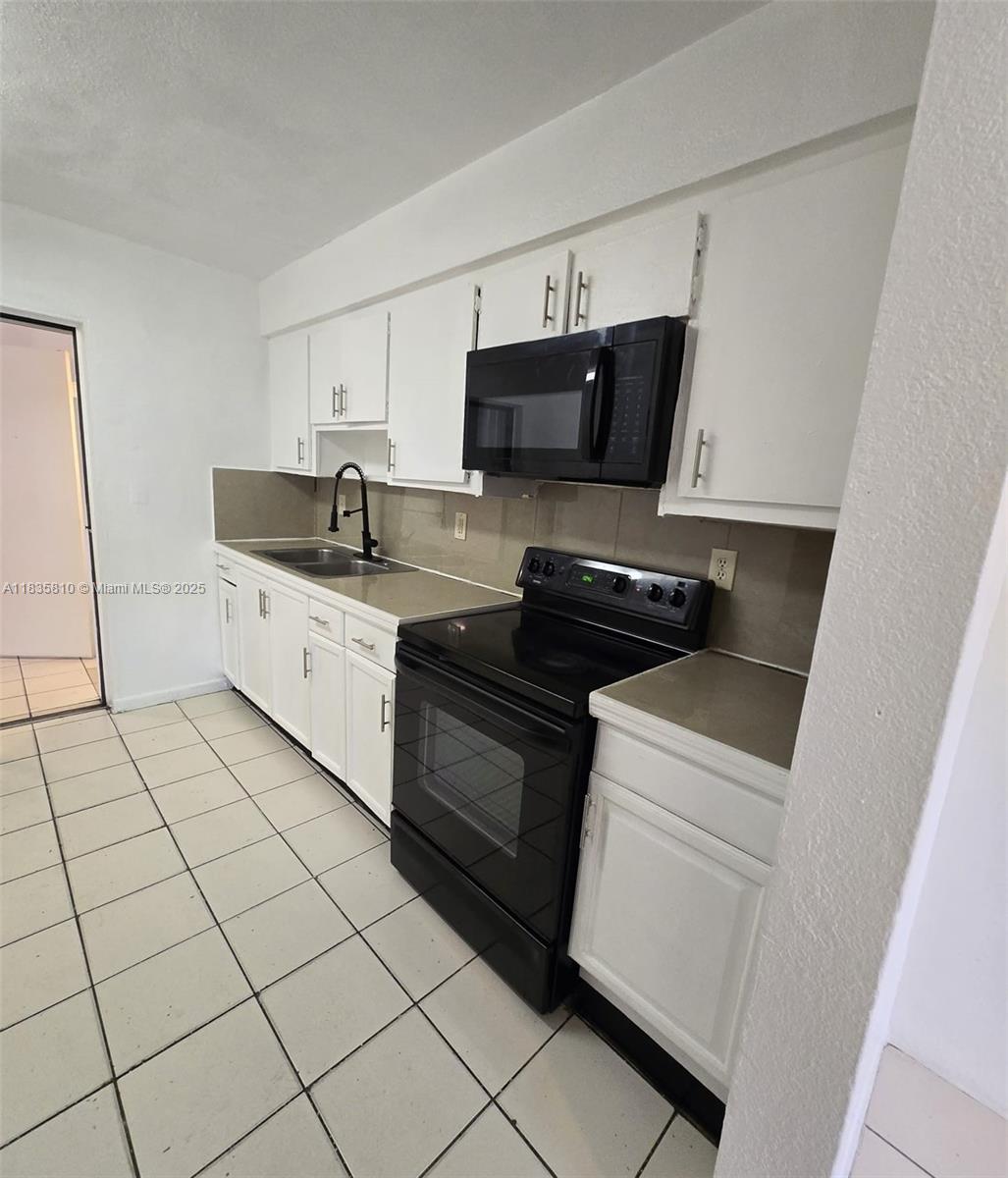 RIVERSIDE PARK - Residential Lease