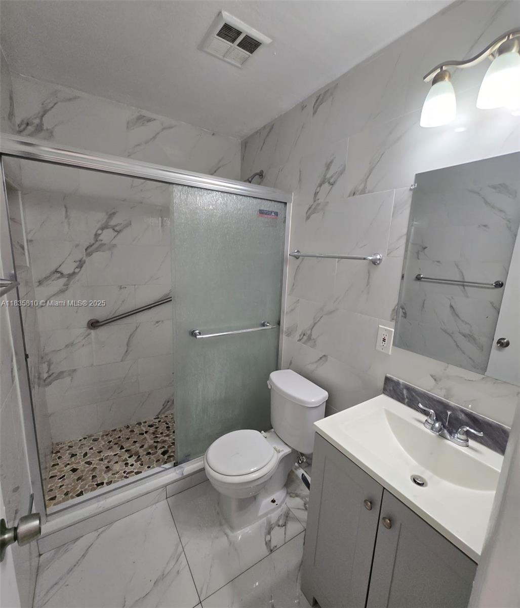 RIVERSIDE PARK - Residential Lease