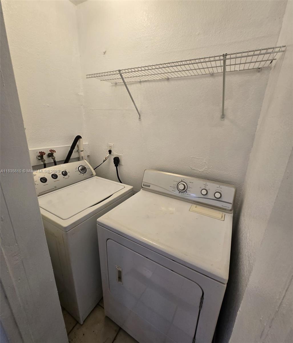 RIVERSIDE PARK - Residential Lease