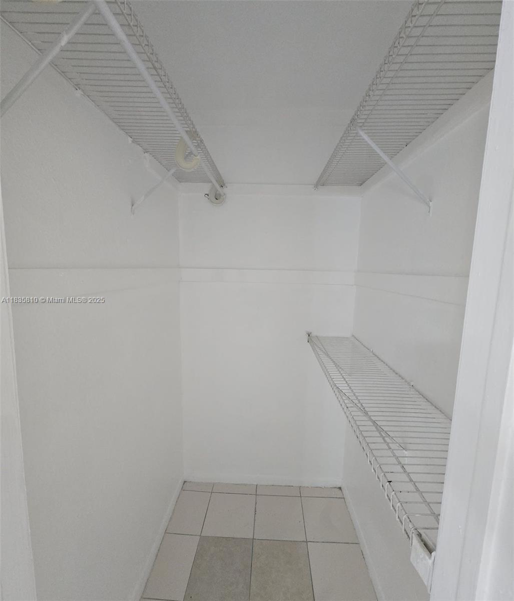 RIVERSIDE PARK - Residential Lease
