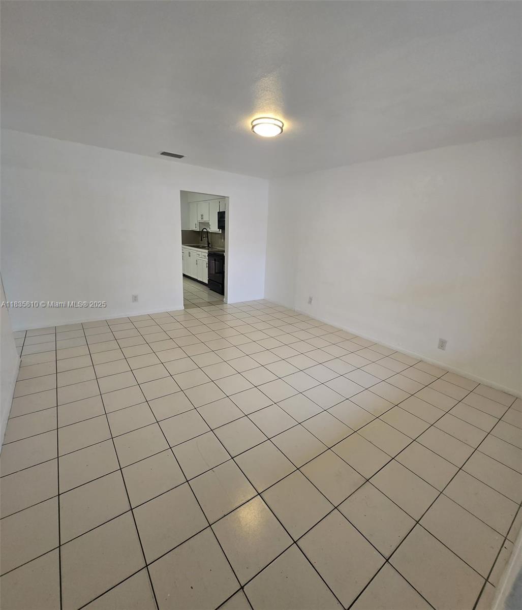 RIVERSIDE PARK - Residential Lease