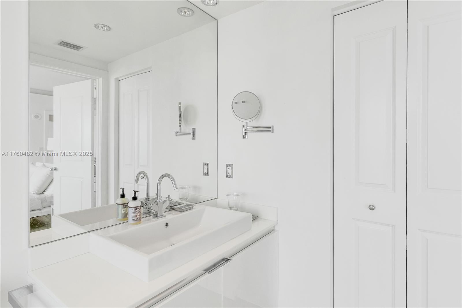 THE CARIBBEAN CONDO - Residential