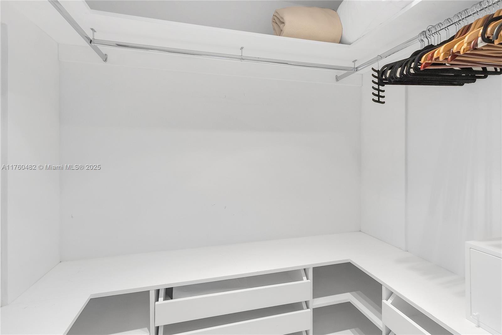 THE CARIBBEAN CONDO - Residential