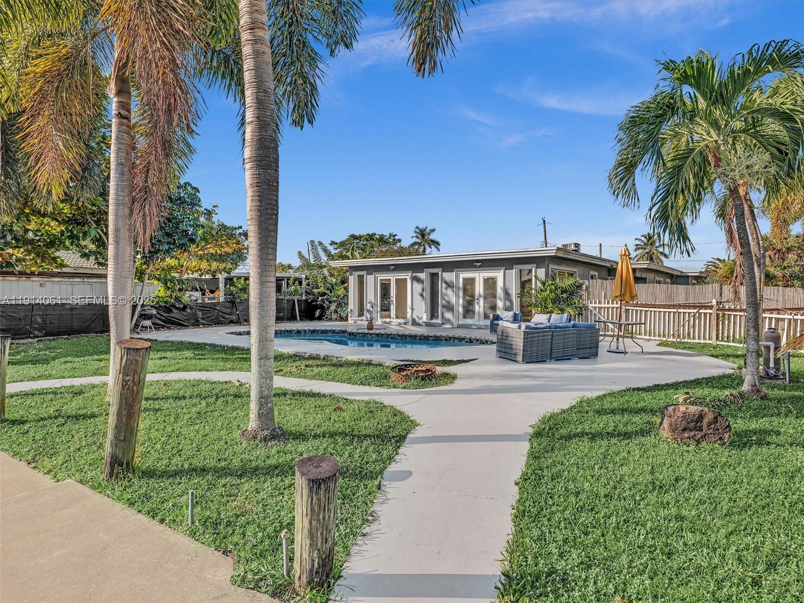 DAVIS ISLES - Residential Lease