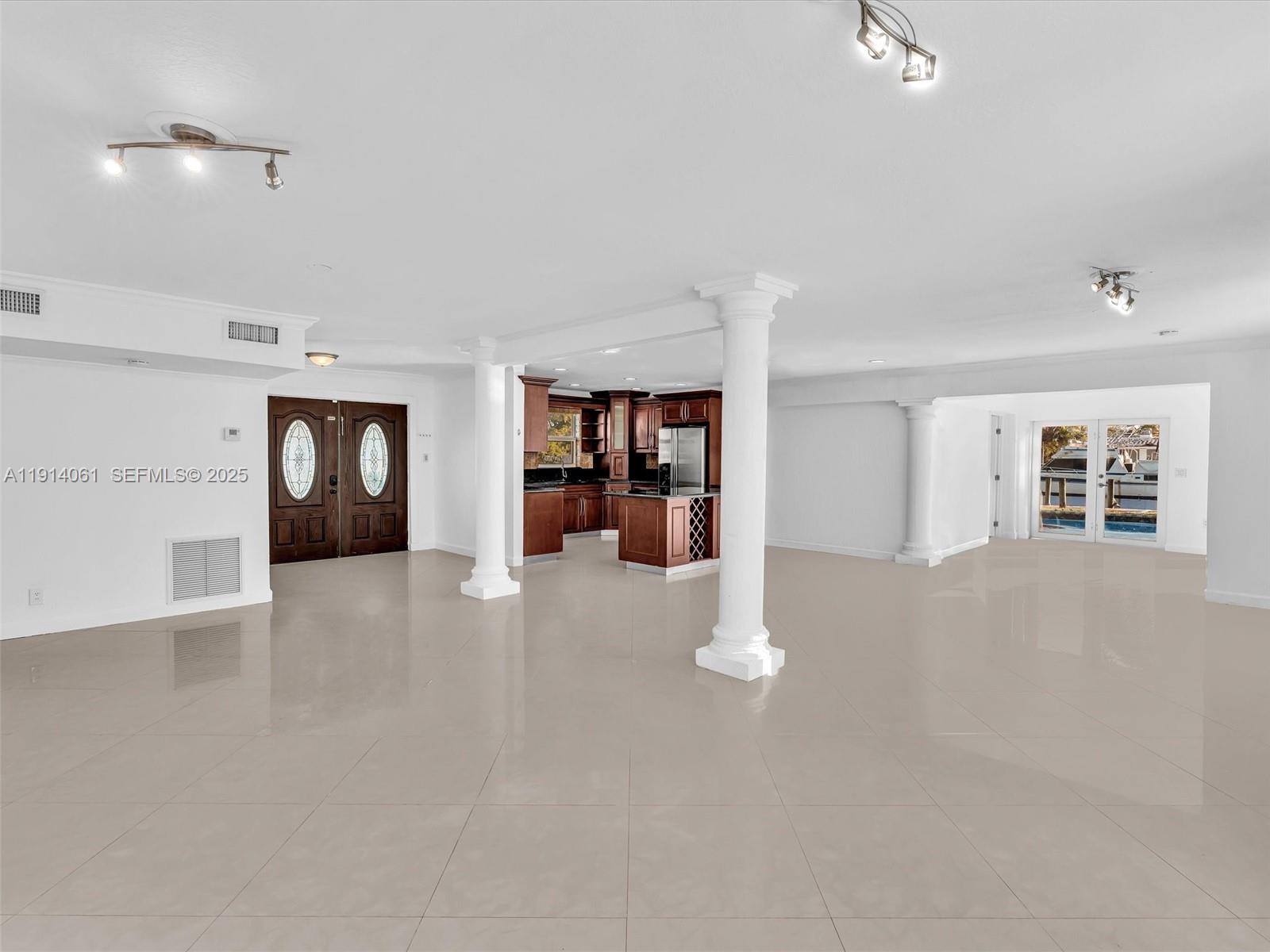 DAVIS ISLES - Residential Lease