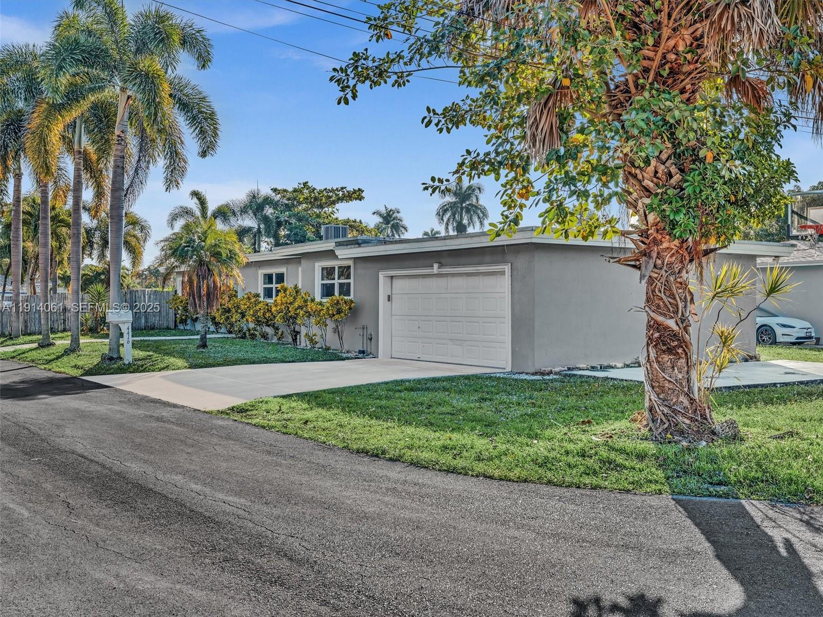 DAVIS ISLES - Residential Lease