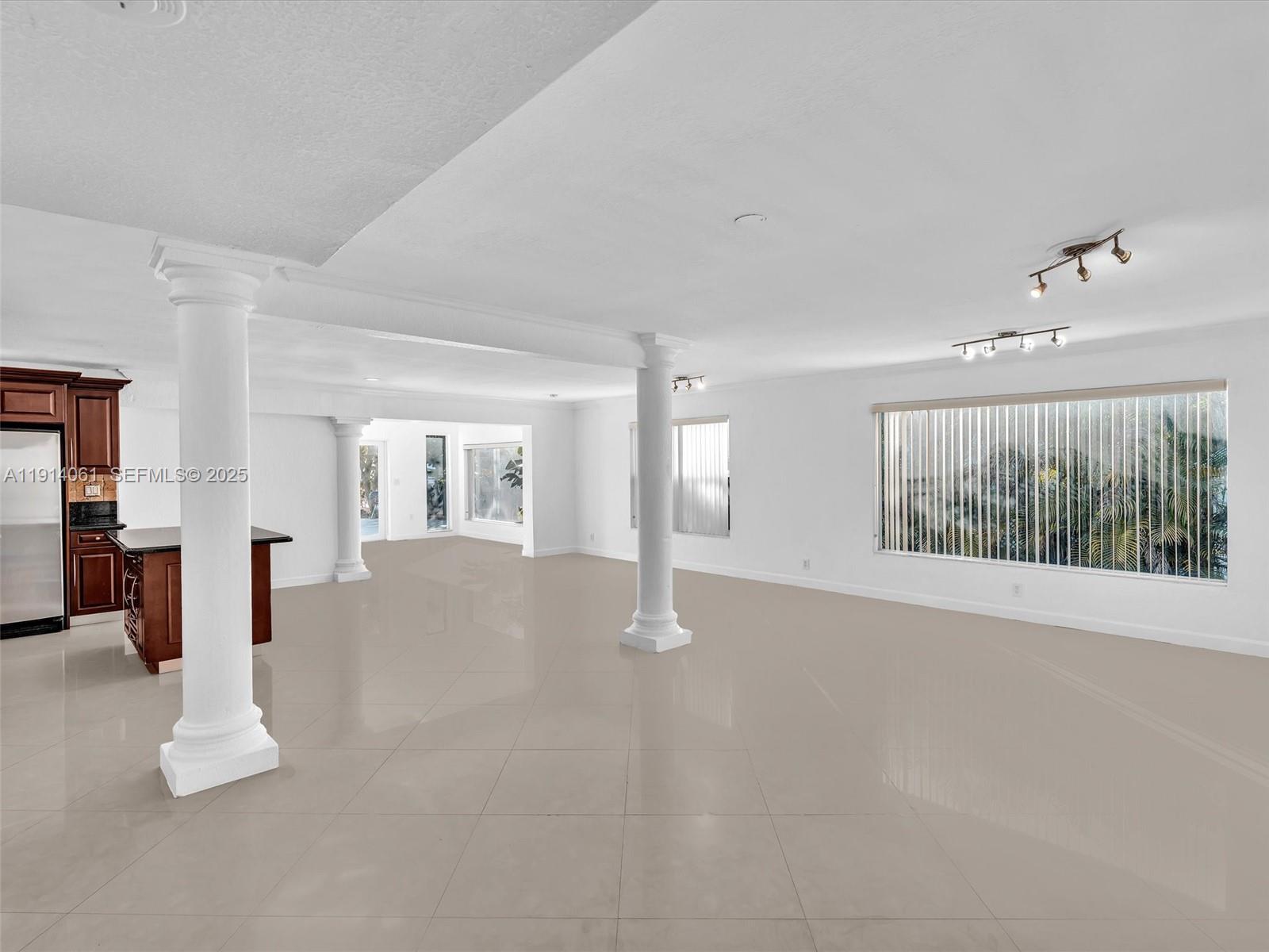 DAVIS ISLES - Residential Lease