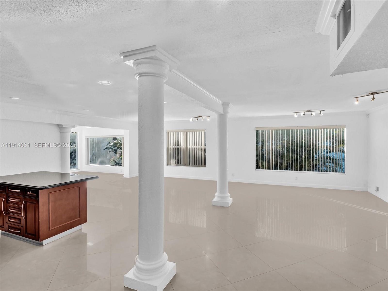 DAVIS ISLES - Residential Lease