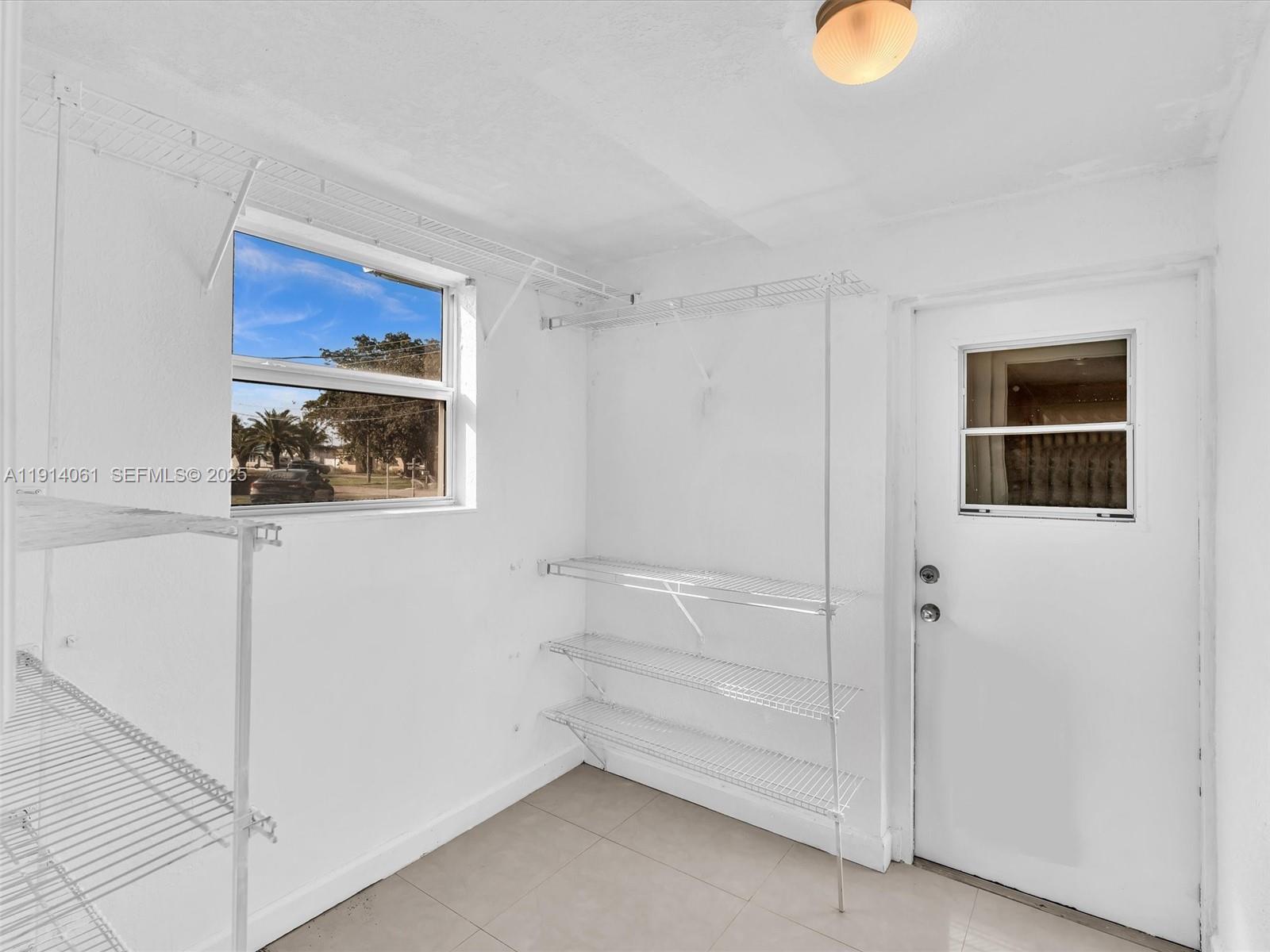 DAVIS ISLES - Residential Lease