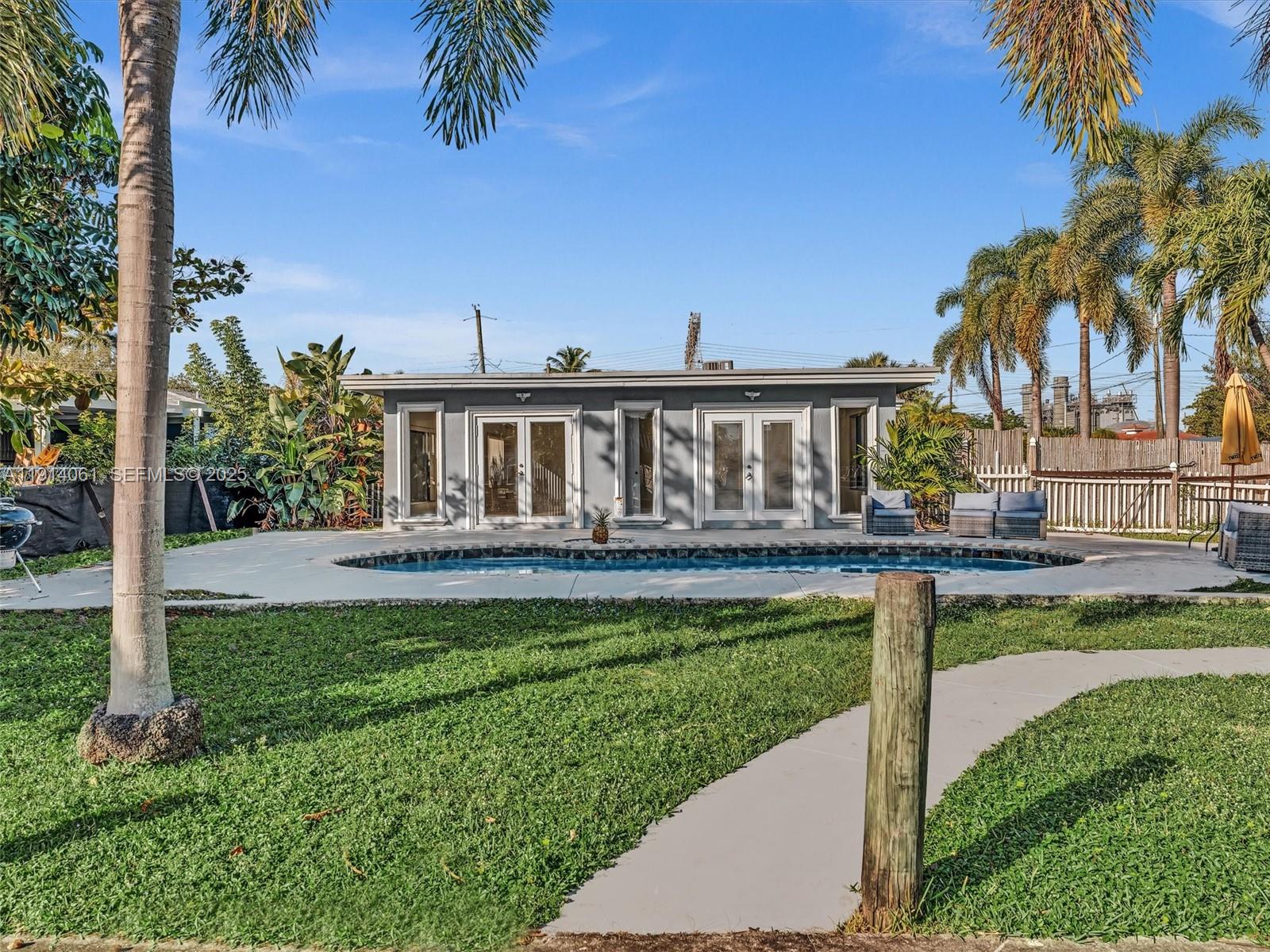 DAVIS ISLES - Residential Lease